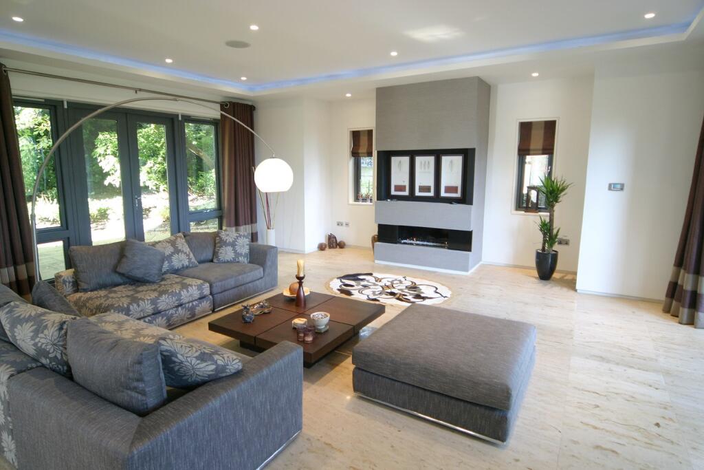 6 bedroom detached house for sale in Bowdon, Altrincham, WA14